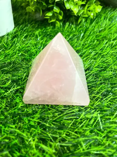 [Pyramid] Rose Quartz Stone Pyramid